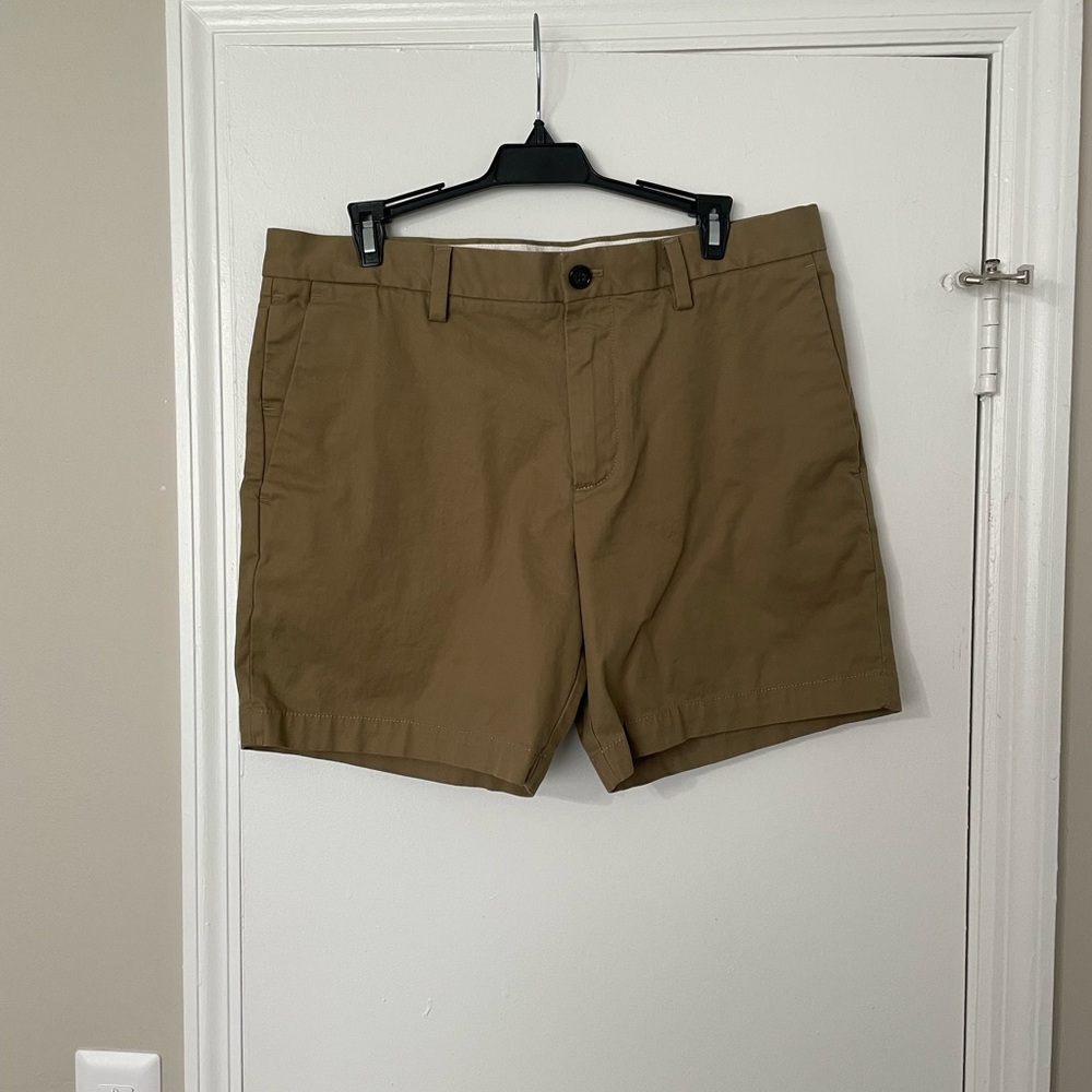 NWOT Banana Republic Classic Tan Shorts